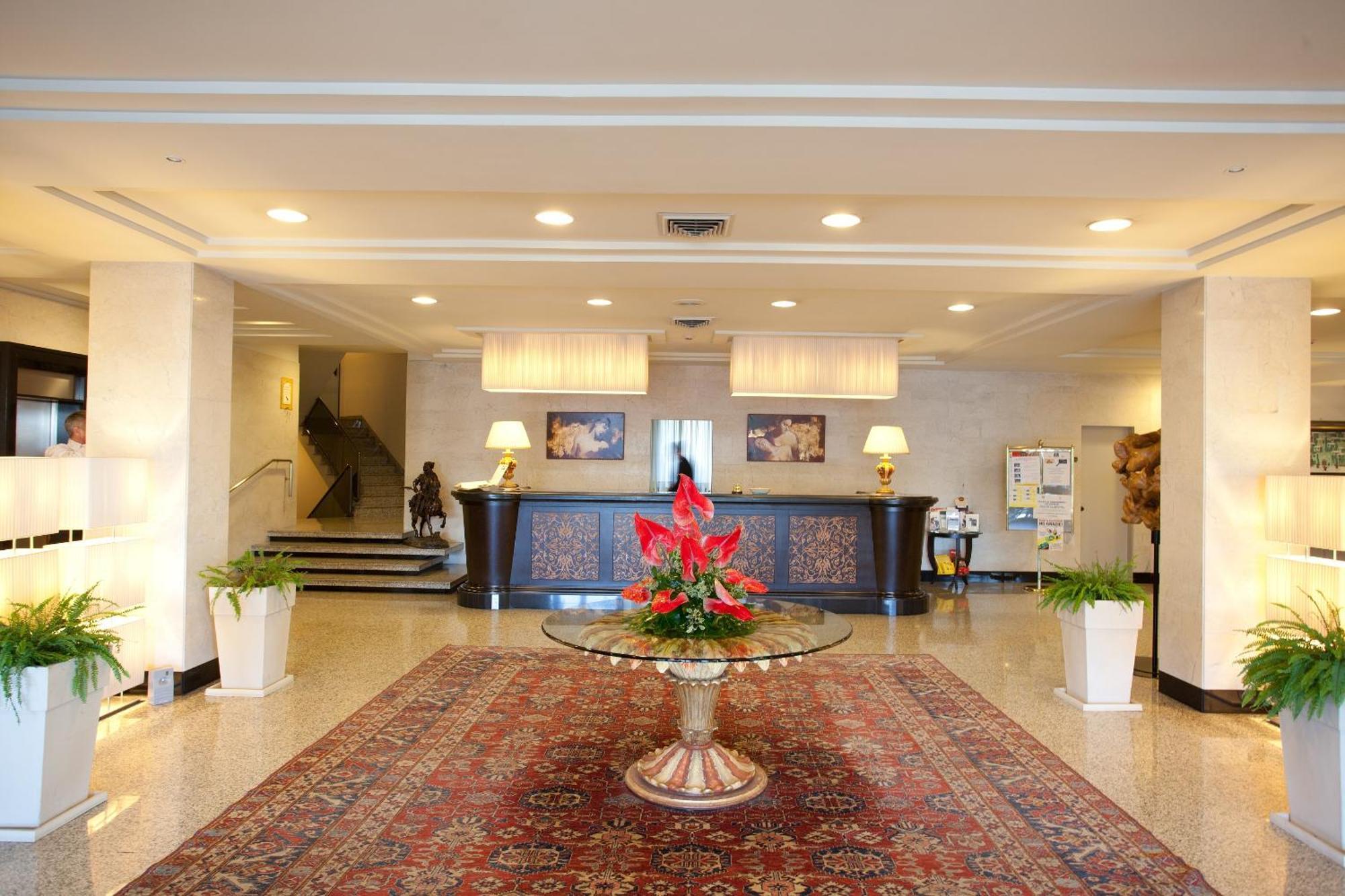 Perugia Plaza Hotel Interior photo